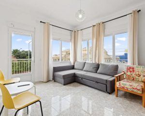 Salón con sillas